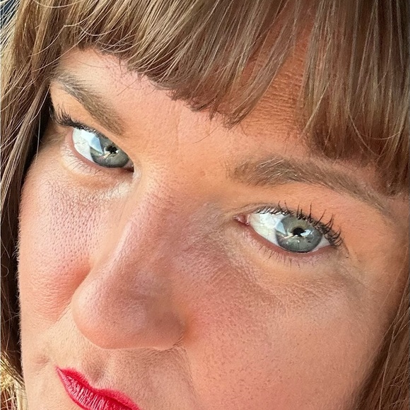 Meet your Posher, Danielle - Picture 4 of 13